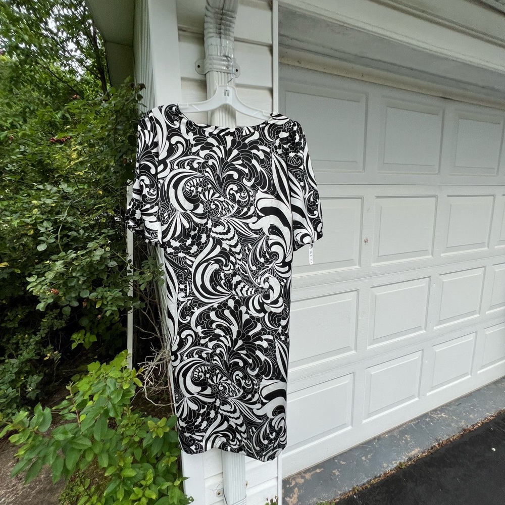 NWT Talbots Gorgeous Black White Swirl Short Sleeve Lined Fun Back Dress